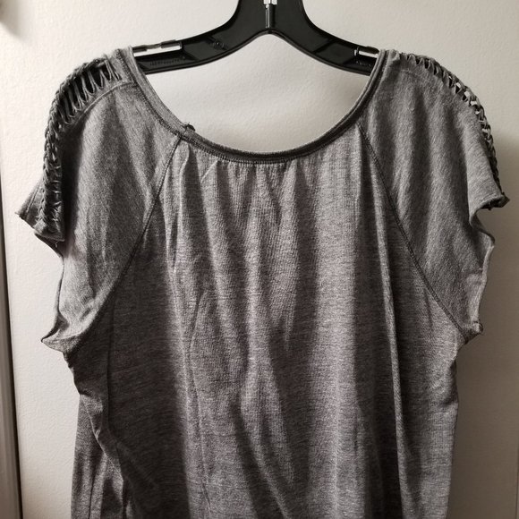 Boho crop top with brading detail short sleeve scoop neck - Picture 3 of 6